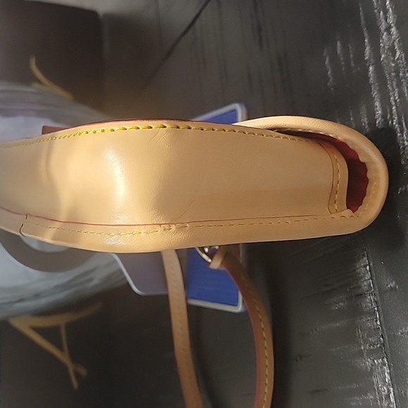 Dooney and Bourke Wristlet - Picture 4 of 6